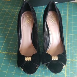 Black velvet 4"pumps with bow